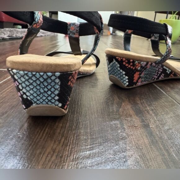 Alfani Vacanzaa Step N Flex Snakeskin Wedge Sandals Black Multi 10M NWOT - Picture 11 of 14